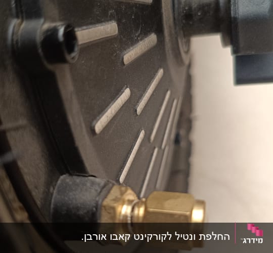 גלגל מנוע של קורקינט חשמלי עם מאריך שסתום פליז